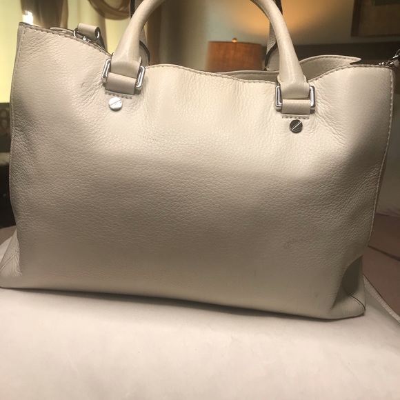 Leather bag. - Picture 4 of 16